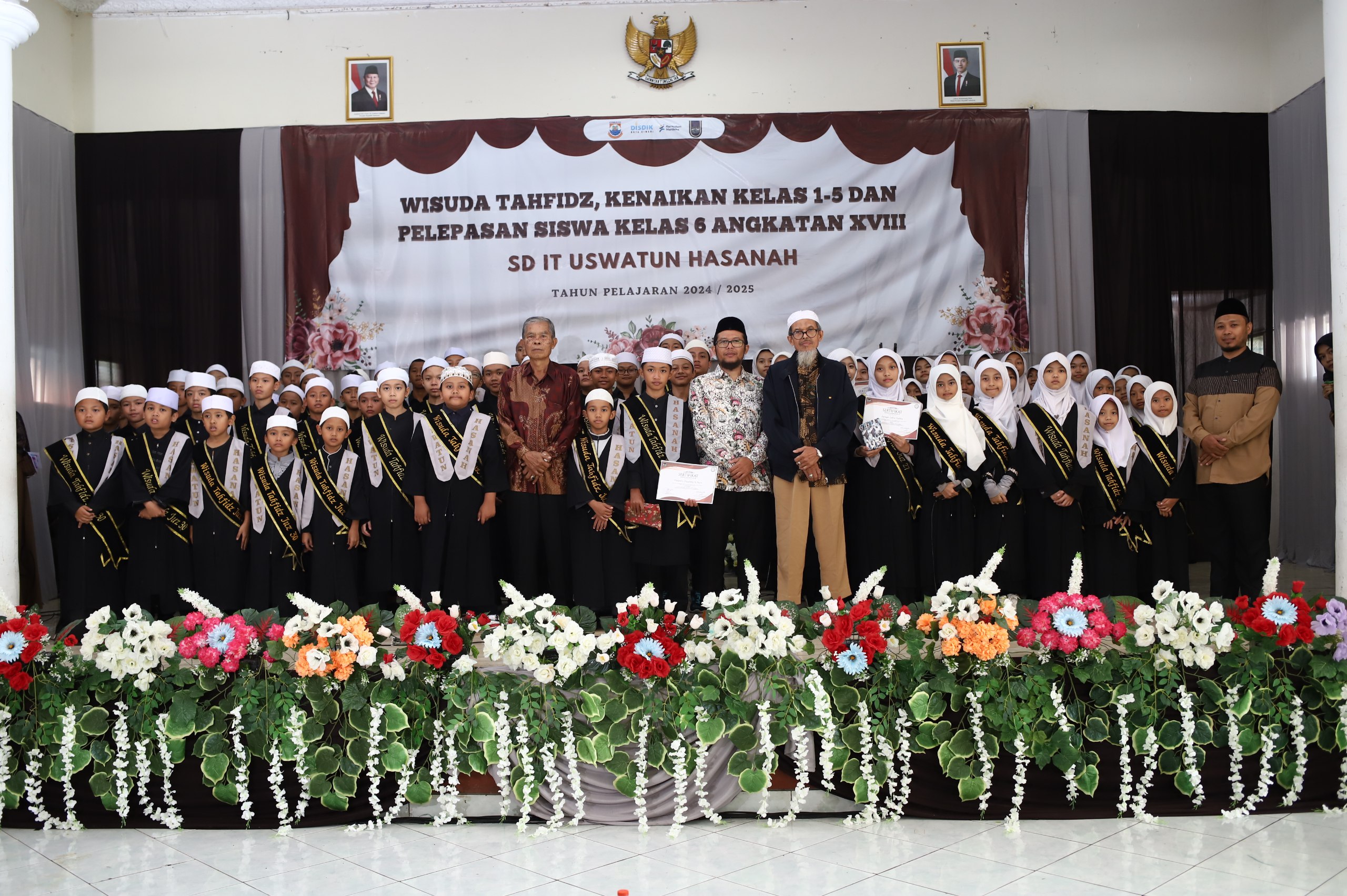 wisuda tahfidz program tasmi Al Quran SD IT Uswatun Hasanah